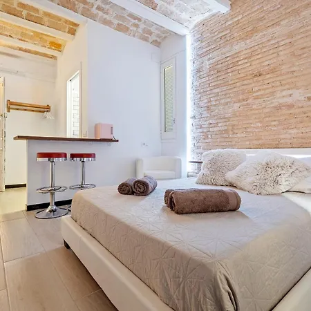 Homestay Hauzify I Novavila Centre