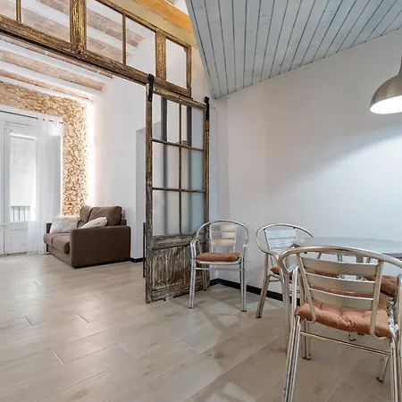 Homestay Hauzify I Novavila Centre